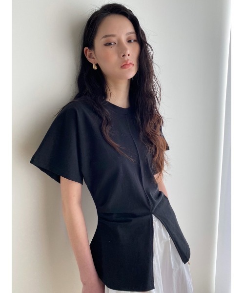 Didot.showroom(ディドット ショールーム)の「フロントワイドスリッドT(Tシャツ/カットソー・レディース・アイボリー/ブラック/グレー・FREE)」の1枚目の写真