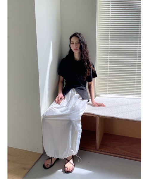 Didot.showroom(ディドット ショールーム)の「フロントワイドスリッドT(Tシャツ/カットソー・レディース・アイボリー/ブラック/グレー・FREE)」の4枚目の写真