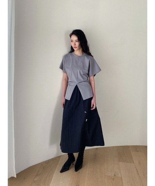 Didot.showroom(ディドット ショールーム)の「フロントワイドスリッドT(Tシャツ/カットソー・レディース・アイボリー/ブラック/グレー・FREE)」の16枚目の写真
