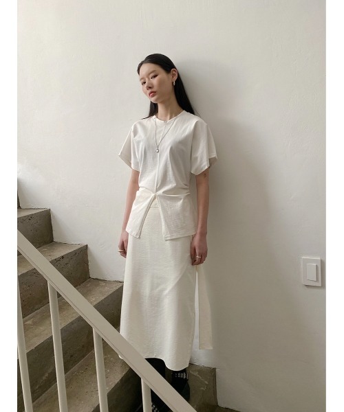 Didot.showroom(ディドット ショールーム)の「フロントワイドスリッドT(Tシャツ/カットソー・レディース・アイボリー/ブラック/グレー・FREE)」の9枚目の写真