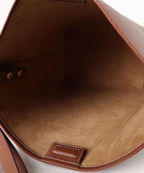 CHARLES & KEITH(チャールズ & キース)の「Beryl ベリル バケツバッグ(ショルダーバッグ・レディース・ライトイエロー/スミクロ/ライトベージュ/チョコ・M)」の10枚目の写真