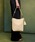 CHARLES & KEITH�i�`���[���Y & �L�[�X�j�́uBeryl �x���� �o�P�c�o�b�O�i�V�����_�[�o�b�O�j�v�b���C�g�C�G���[