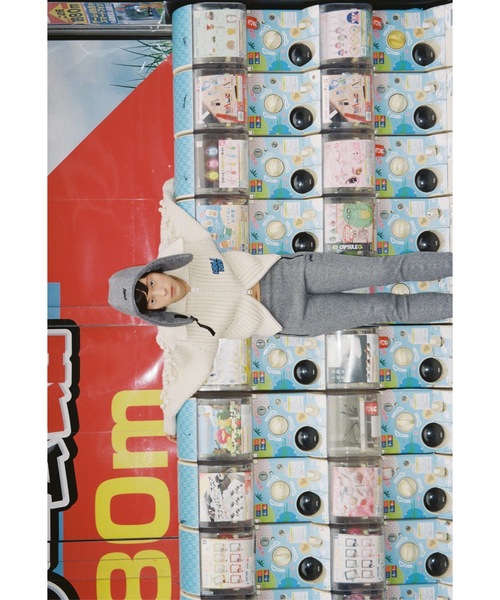 HOLIDAY（ホリデイ）の「WOOL PONPON ZIP-UP KNIT JACKET (TWO STEPS) ウールポンポンジップアップニットジャケット (トゥーステップス)（ニット/セーター・レディース・ホワイト/ブラウン・ONE SIZE）」の6枚目の写真