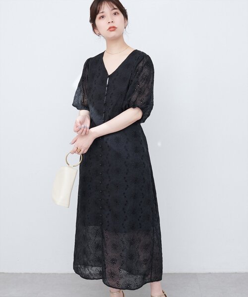セール】【WEB限定】お花刺繍フロント釦Vネックワンピース