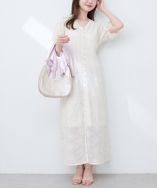 セール】【WEB限定】お花刺繍フロント釦Vネックワンピース