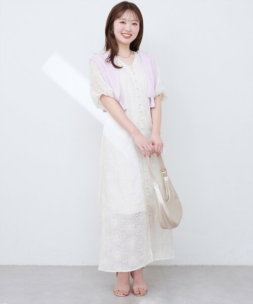 セール】【WEB限定】お花刺繍フロント釦Vネックワンピース