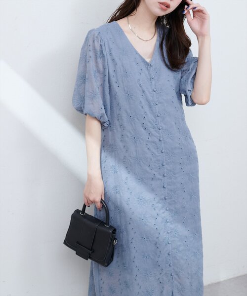 セール】【WEB限定】お花刺繍フロント釦Vネックワンピース