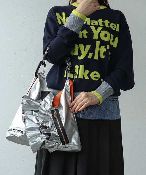 OUTDOOR PRODUCTS(アウトドアプロダクツ)の「【RISLEY×OUTDOOR PRODUCTS】miniトライアングルフリルバッグ(トートバッグ・レディース・カーキ/ブラック/シルバー・FREE)」の12枚目の写真