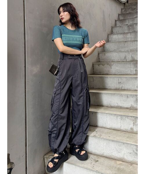 MURUA(ムルーア)の「バイカラーロゴハーフニット(ニット/セーター・レディース・オレンジ/ブラック/アイボリー/ブルー・FREE)」の20枚目の写真