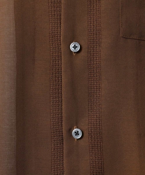 a.v.v（アーヴェヴェ）の「【イージーケア/速乾】カラミストライプオープンカラーシャツ半袖（シャツ/ブラウス・メンズ・ブラック/モカ/イエロー・46/48/50）」の6枚目の写真