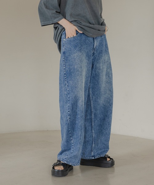 LOWRYS FARM(ローリーズファーム)の「ライトデニムカーブパンツ 570435(デニムパンツ・メンズ・ブルー/ブラック・MEDIUM/LARGE)」の2枚目の写真