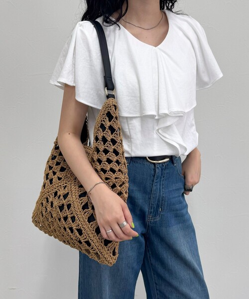 fredy emue（フレディエミュ）の「ペーパー透かし編みワンショルバッグ（かごバッグ・レディース・ベージュ/ブラック・FREE）」の5枚目の写真