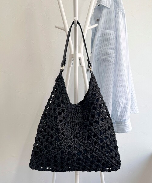 fredy emue（フレディエミュ）の「ペーパー透かし編みワンショルバッグ（かごバッグ・レディース・ベージュ/ブラック・FREE）」の10枚目の写真