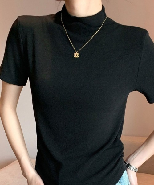 maison de LATIR（メゾンドラティール）の「上品な華やかさ纏う半袖ハイネックトップス（Tシャツ/カットソー・レディース・ホワイト/ブラウン/ブラック/カーキ・FREE）」の5枚目の写真
