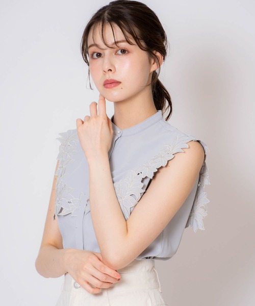 NOELA(ノエラ)の「刺繍カラーブラウス(シャツ/ブラウス・レディース・ベージュ/サックスブルー/オフホワイト・フリー)」の22枚目の写真