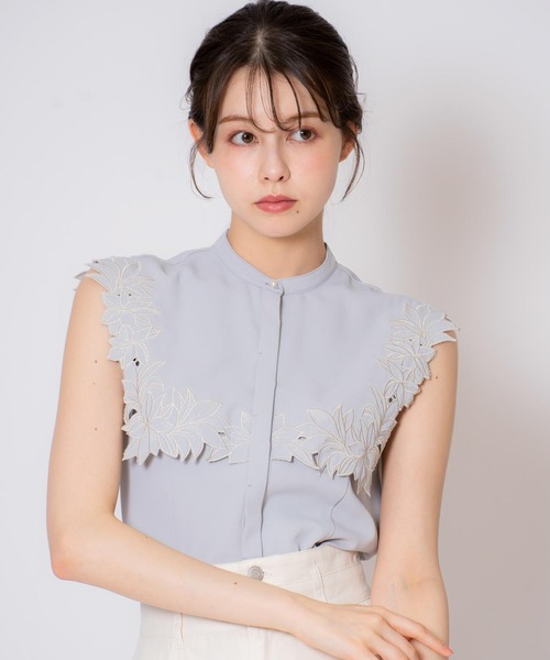 NOELA(ノエラ)の「刺繍カラーブラウス(シャツ/ブラウス・レディース・ベージュ/サックスブルー/オフホワイト・フリー)」の21枚目の写真