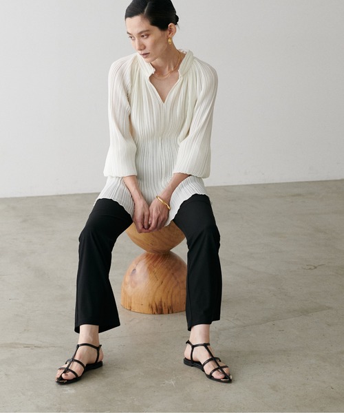 LARUTA（ラルータ）の「【LARUTA】プリーツスモックブラウス（シャツ/ブラウス・レディース・ブラウン/オフホワイト/サックスブルー/ブラック・FREE）」の6枚目の写真