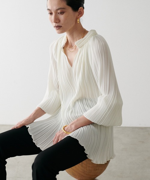 LARUTA（ラルータ）の「【LARUTA】プリーツスモックブラウス（シャツ/ブラウス・レディース・ブラウン/オフホワイト/サックスブルー/ブラック・FREE）」の5枚目の写真