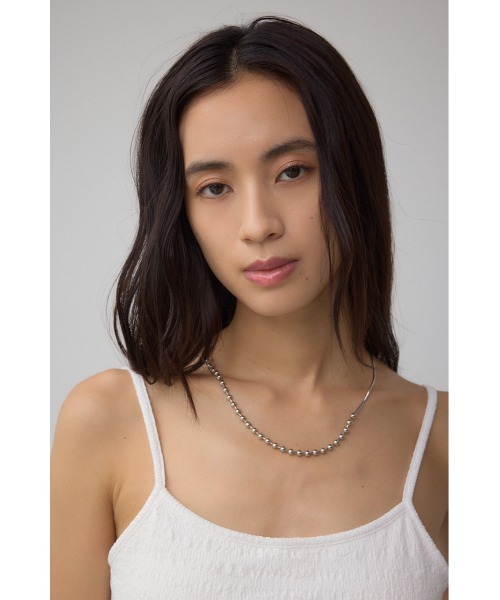 AZUL by moussy（アズールバイマウジー）の「ニュアンスリブキャミソール（キャミソール・レディース・ブラック/オフホワイト・SMALL/MEDIUM）」の3枚目の写真