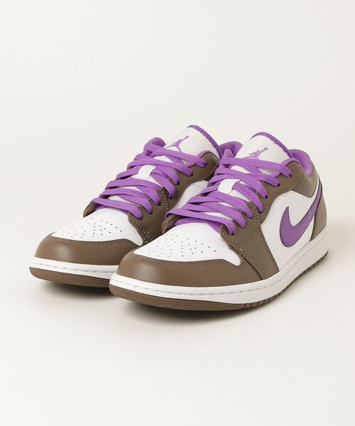 JORDAN BRAND(ジョーダンブランド)の「AIR JORDAN 1 LOW(スニーカー・メンズ・ブラウン系その他・26.0cm/26.5cm/27.0cm/27.5cm/28.0cm/29.0cm)」の1枚目の写真