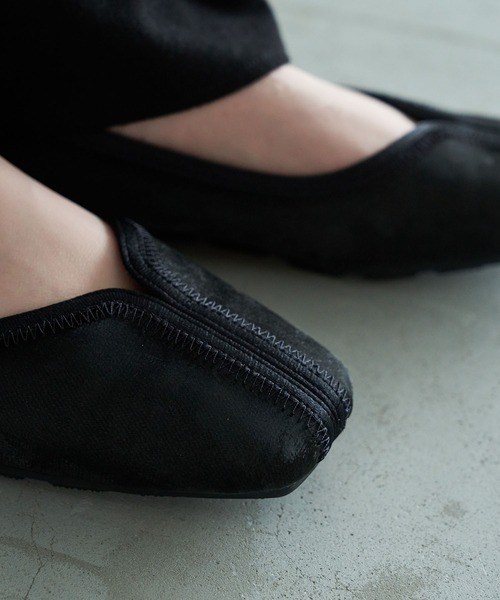 carino（カリーノ）の「スクエアトゥ切り替えデザインフラットパンプス（パンプス・レディース・ライム/シルバー/ブラック/ダークベージュ・24cm/23.5cm/23cm/22.5cm/24.5cm）」の9枚目の写真