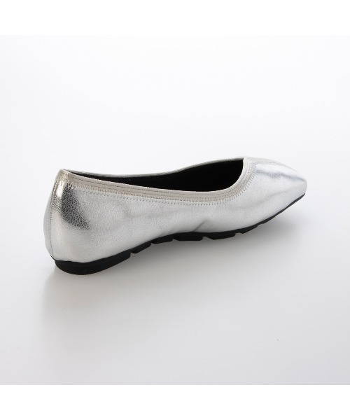 carino（カリーノ）の「スクエアトゥ切り替えデザインフラットパンプス（パンプス・レディース・ライム/シルバー/ブラック/ダークベージュ・24cm/23.5cm/23cm/22.5cm/24.5cm）」の14枚目の写真
