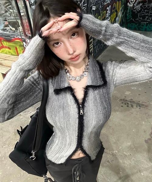 ViViDAY(ビビデー)の「ダブルジップニットトップス(ニット/セーター・レディース・グレー/グリーン・M)」の1枚目の写真