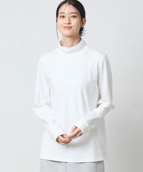 L.L.Bean(エルエルビーン)の「エル・エル・ビーン・モック・タートルネック 米国フィット・レギュラー(Tシャツ/カットソー・レディース・ホワイト/ブラック/タン/レッド/ネイビー・SMALL/MEDIUM/X-SMALL)」の1枚目の写真