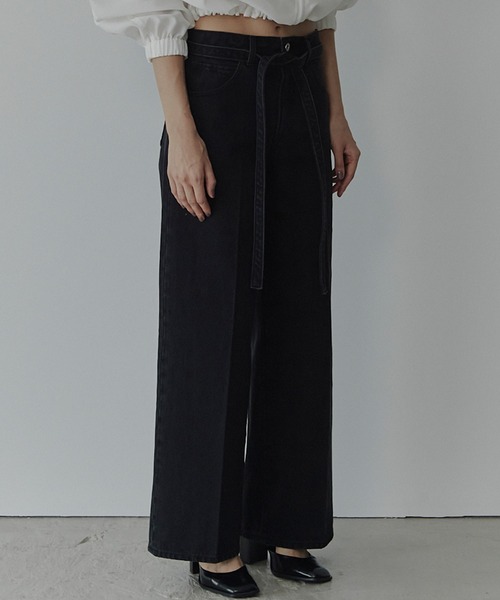 LE CIEL BLEU(ルシェルブルー)の「ストレートフィットジーンズwベルト / Straight Fit Jeans w/Belt(その他パンツ・レディース・ブラック・38/36/34)」の6枚目の写真