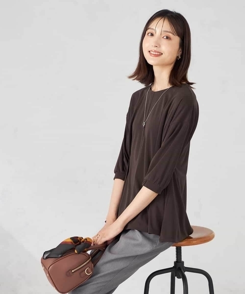 a.v.v（アーヴェヴェ）の「フロントタックチュニックトップス（Tシャツ/カットソー・レディース・ブラウン/ブラック/グレー系その他・38/36）」の19枚目の写真