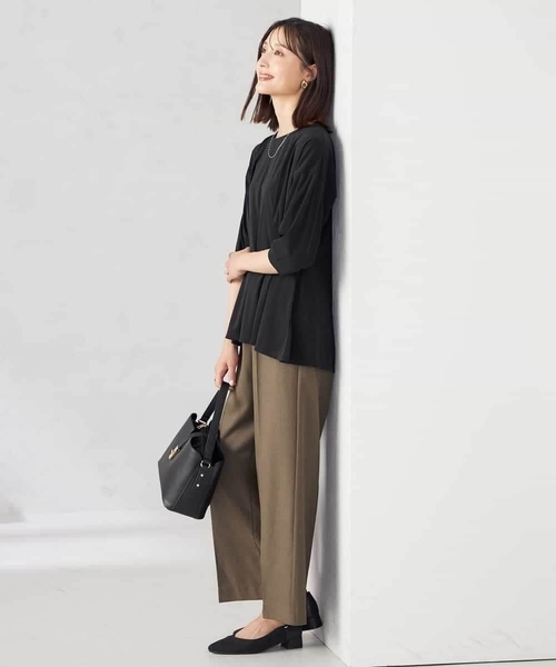 a.v.v（アーヴェヴェ）の「フロントタックチュニックトップス（Tシャツ/カットソー・レディース・ブラウン/ブラック/グレー系その他・38/36）」の12枚目の写真