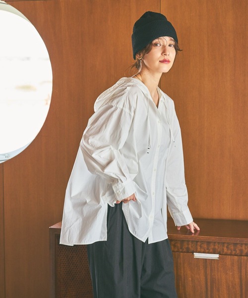 studio CLIP（スタディオクリップ）の「《days》フードシャツ（シャツ/ブラウス・レディース・オフホワイト/ベージュ/カーキ/その他1・FREE）」の2枚目の写真