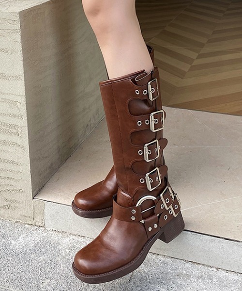 Vipoa(ヴィポア)の「Vintage belt buckle design boots(ブーツ・レディース・ブラック/ブラウン・SMALL/MEDIUM/LARGE)」の4枚目の写真