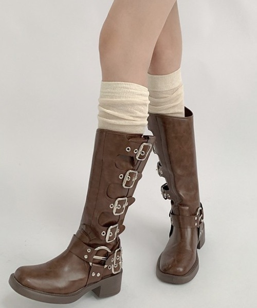 Vipoa(ヴィポア)の「Vintage belt buckle design boots(ブーツ・レディース・ブラック/ブラウン・SMALL/MEDIUM/LARGE)」の5枚目の写真