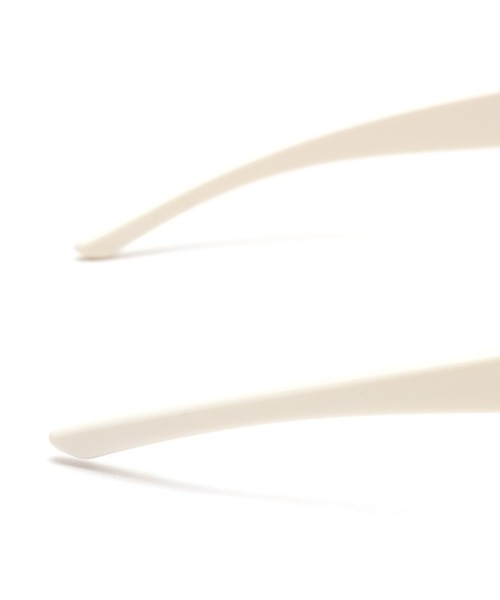 atmos pink（アトモスピンク）の「atmos pink Curved Sunglasses / アトモス ピンク カーブ サングラス（サングラス・レディース・ブラック/ホワイト・FREE）」の6枚目の写真