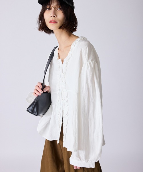 AO2（アオズ）の「Wide Silhouette Fringe Design Blouse / ワイドシルエット フリンジデザインブラウス（シャツ/ブラウス・レディース・ホワイト/ブラック/ネイビー/ブラウン・FREE）」の2枚目の写真