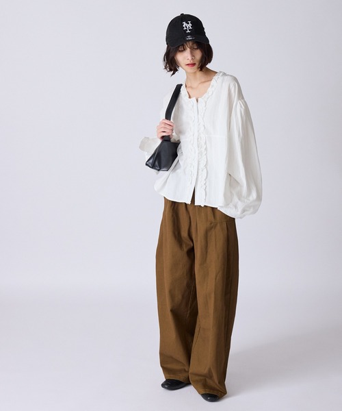 AO2（アオズ）の「Wide Silhouette Fringe Design Blouse / ワイドシルエット フリンジデザインブラウス（シャツ/ブラウス・レディース・ホワイト/ブラック/ネイビー/ブラウン・FREE）」の13枚目の写真