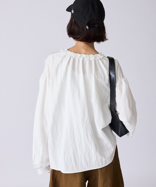 AO2（アオズ）の「Wide Silhouette Fringe Design Blouse / ワイドシルエット フリンジデザインブラウス（シャツ/ブラウス・レディース・ホワイト/ブラック/ネイビー/ブラウン・FREE）」の11枚目の写真