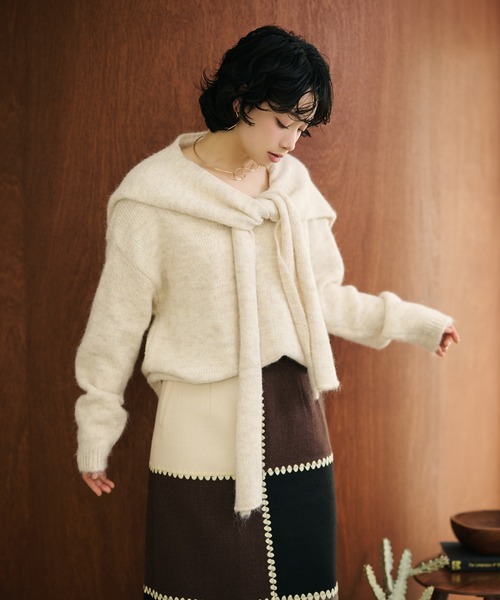 LAULEN(ローレン)の「v neck knit pullover shawl set /Vネックショール付き長袖ニットプルオーバー(ニット/セーター・レディース・ブラウン/ベージュ/オートミール・FREE)」の1枚目の写真