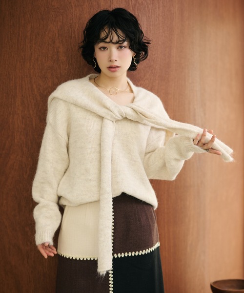LAULEN(ローレン)の「v neck knit pullover shawl set /Vネックショール付き長袖ニットプルオーバー(ニット/セーター・レディース・ブラウン/ベージュ/オートミール・FREE)」の4枚目の写真