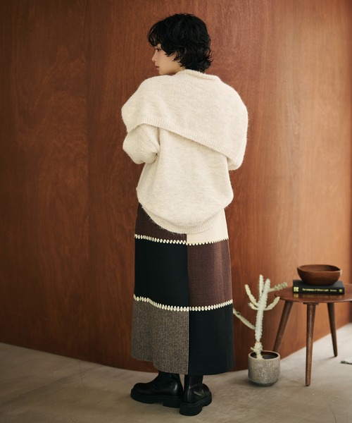 LAULEN(ローレン)の「v neck knit pullover shawl set /Vネックショール付き長袖ニットプルオーバー(ニット/セーター・レディース・ブラウン/ベージュ/オートミール・FREE)」の17枚目の写真