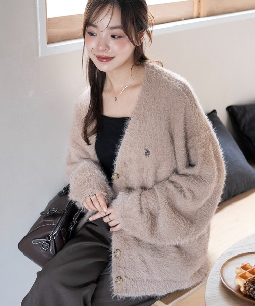 U.S. POLO ASSN.(ユーエスポロアッスン)の「∴WEGO/【25年秋冬新作】U.S. POLO ASSN.別注シャギーニットカーディガン(カーディガン/ボレロ・レディース・アイボリー/ブルー/ベージュ/ブルー系その他/チャコール/ブラウン/ライトピンク・MEDIUM/LARGE)」の4枚目の写真