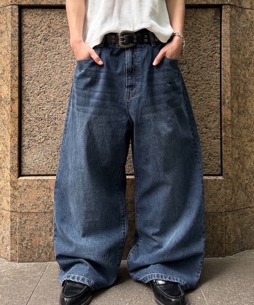 kutir（クティール）の「DIRTY DAMAGE BAGGY DENIM PANTS／ヴィンテージライクダメージバギーデニムパンツ（デニムパンツ・メンズ・ライトインディゴブルー/インディゴブルー/ブラック/ブラウン/ブラック系その他/ブルー系その他/ダークブラック・SMALL/LARGE/MEDIUM）」の7枚目の写真