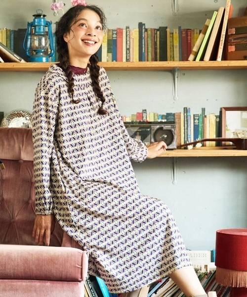 Jocomomola(ホコモモラ)の「Calle del Espejo プリントワンピース(ワンピース・レディース・ベージュ/ブラック・40)」の2枚目の写真