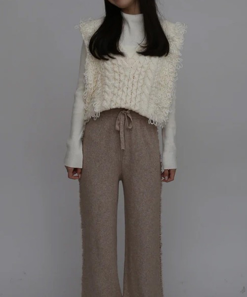 merrylatte（メリーラテ）の「ショートフリンジニットベスト（ベスト・レディース・アイボリー/ブラック/グレー・FREE）」の12枚目の写真