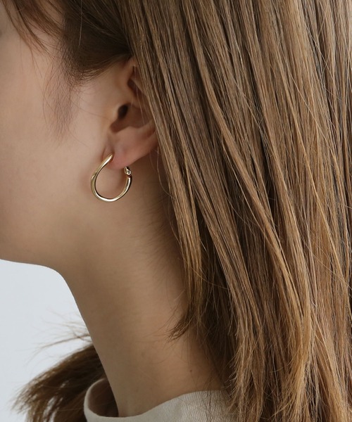 ニュアンスカーブ フープイヤリング（イヤリング）｜colleca la