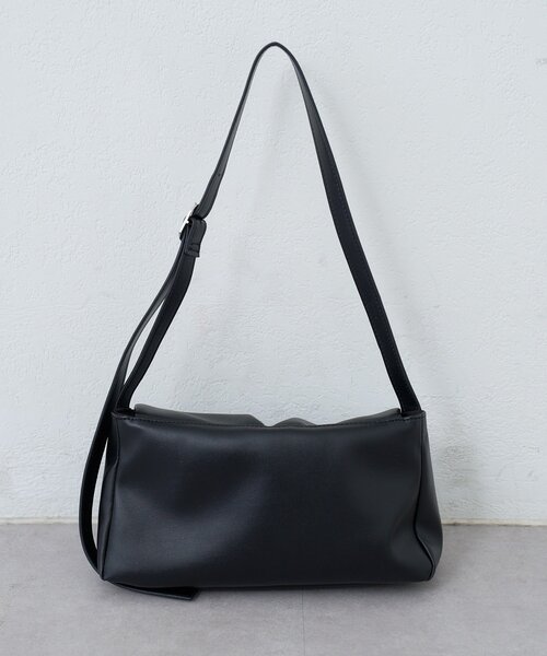 Kastane(カスタネ)の「【500mlペットボトル収納可】フラップミドルBAG(ショルダーバッグ・レディース・ブラック/アイボリー/ブラウン・FREE)」の17枚目の写真