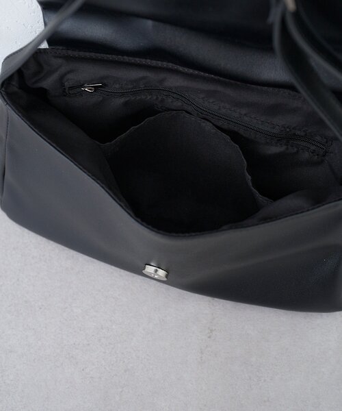 Kastane(カスタネ)の「【500mlペットボトル収納可】フラップミドルBAG(ショルダーバッグ・レディース・ブラック/アイボリー/ブラウン・FREE)」の20枚目の写真
