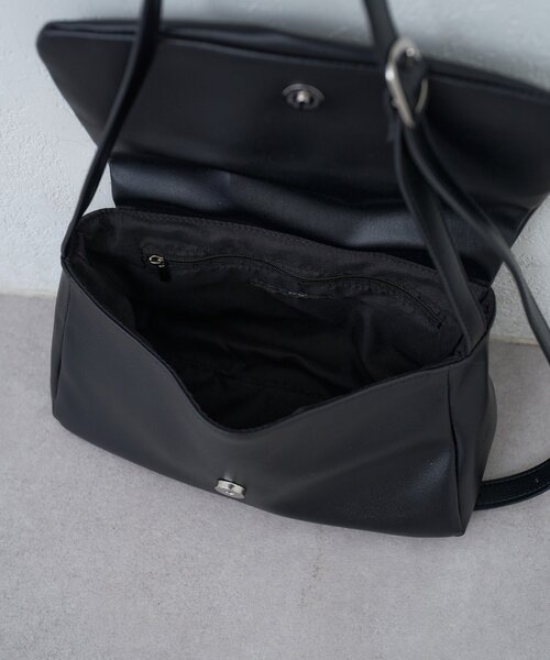 Kastane(カスタネ)の「【500mlペットボトル収納可】フラップミドルBAG(ショルダーバッグ・レディース・ブラック/アイボリー/ブラウン・FREE)」の21枚目の写真
