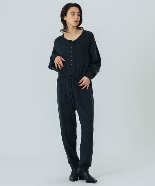 ROSE BUD（ローズバッド）の「KNIT ALL IN ONE（つなぎ/オールインワン・レディース・チャコールグレー/ブラウン・ONE SIZE）」の3枚目の写真